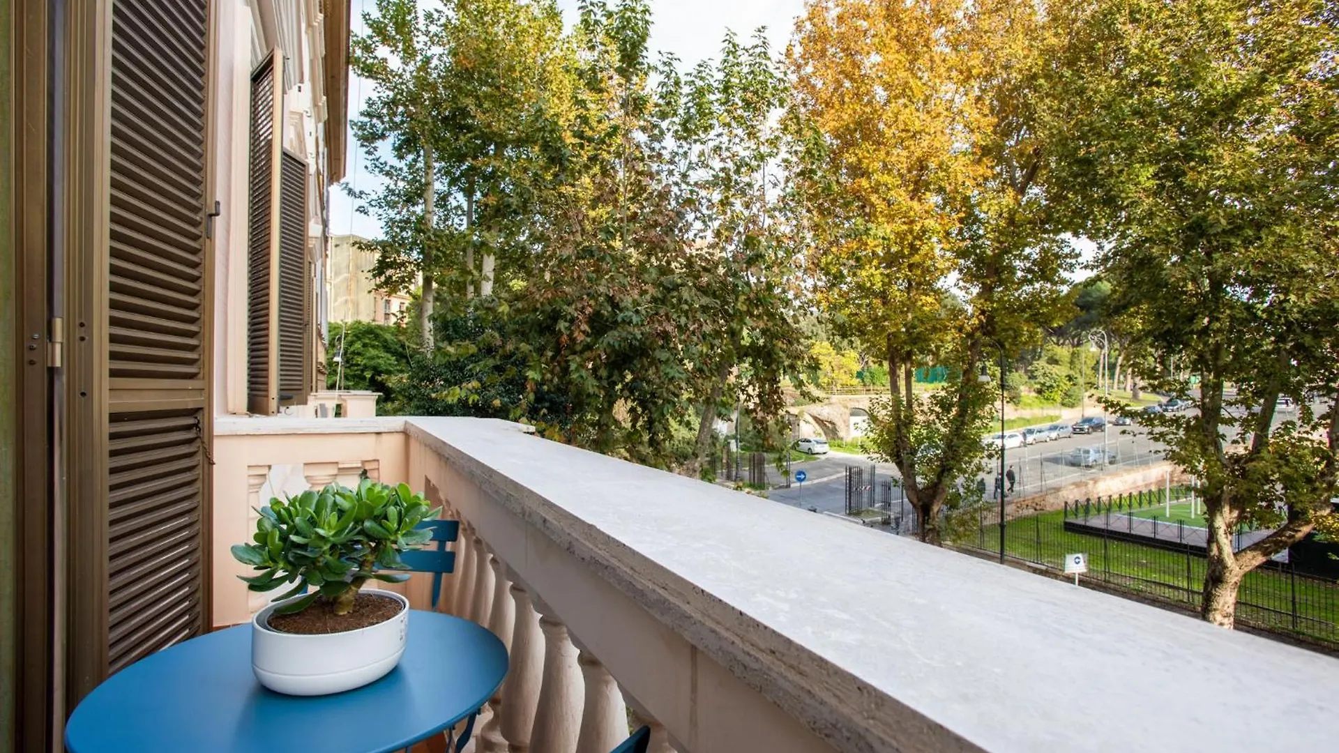 Brusilva Al Colosseo Рим Италия